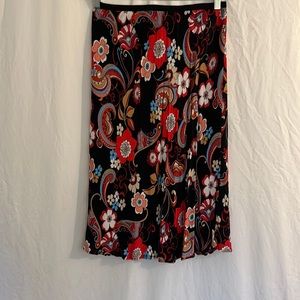 Kneelength pull on loco lindo skirt